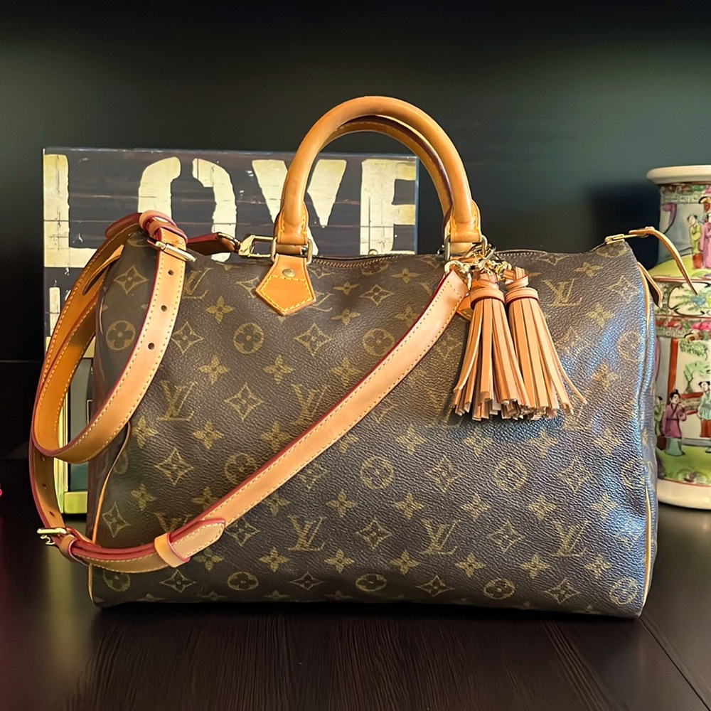 SOLD!!!!  TRADE!!!!Authentic Vintage Louis Vuitton Speedy 35.